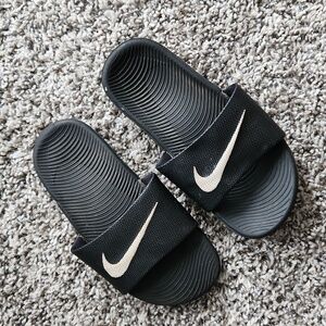 Nike sandals size 13